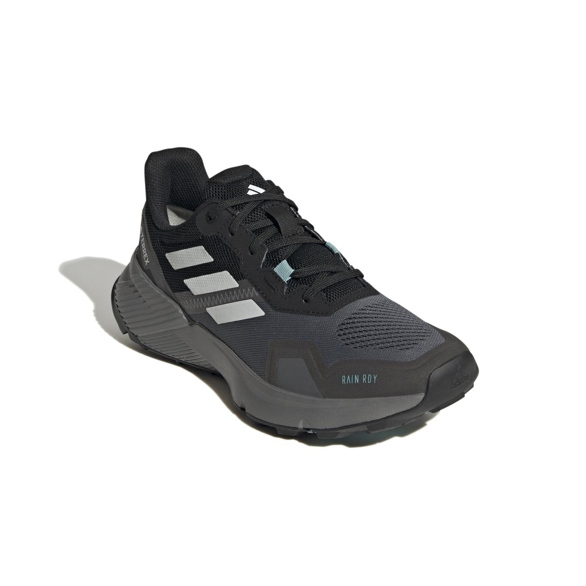 product/a/d/adidas_ie9402_6_footwear_photography_front_lateral_top_view_white.jpg