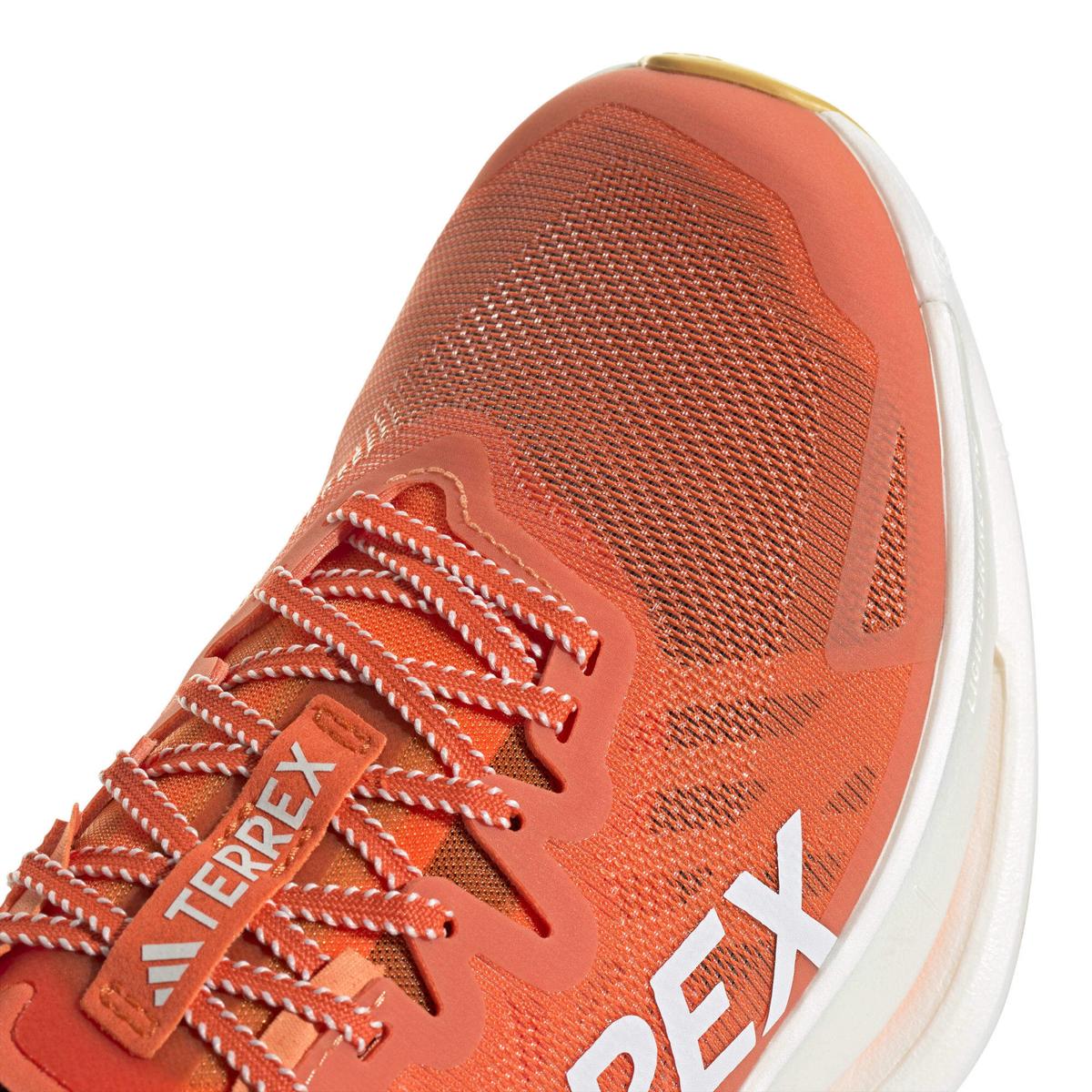 product/a/d/adidas_if6594_8_footwear_photography_detail_view_1_white.jpg