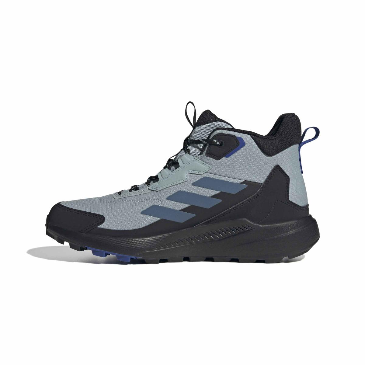 product/a/d/adidas_ji1327_5_footwear_photography_side_medial_center_view_white-nw091625.jpg