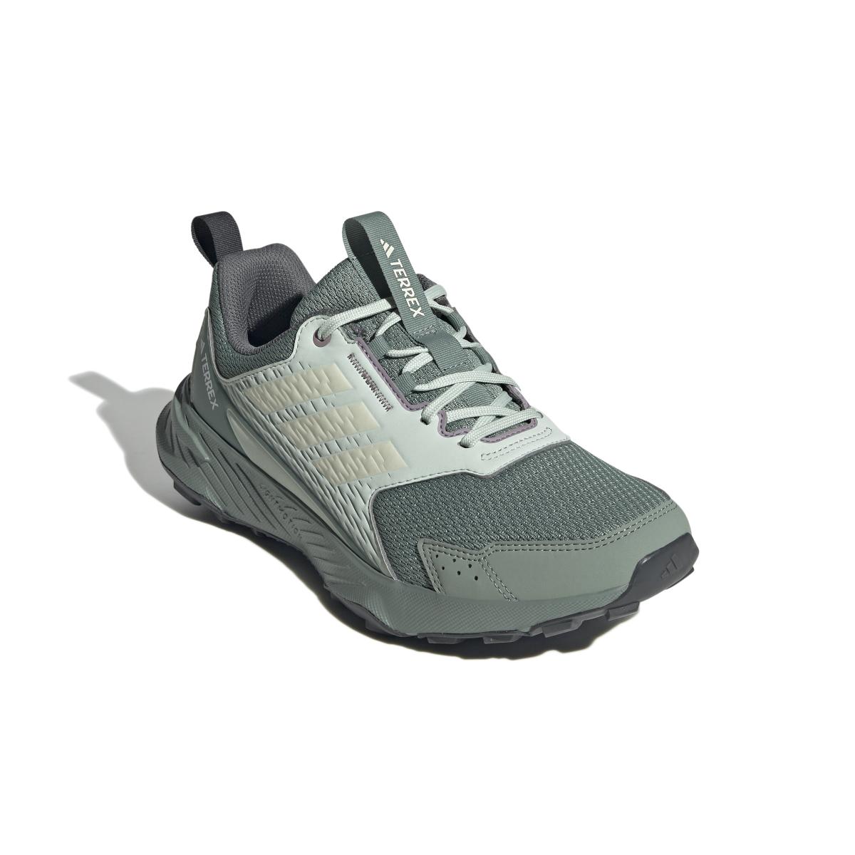 product/a/d/adidas_ji4289_6_footwear_photography_front_lateral_top_view_white-nw091625.jpg