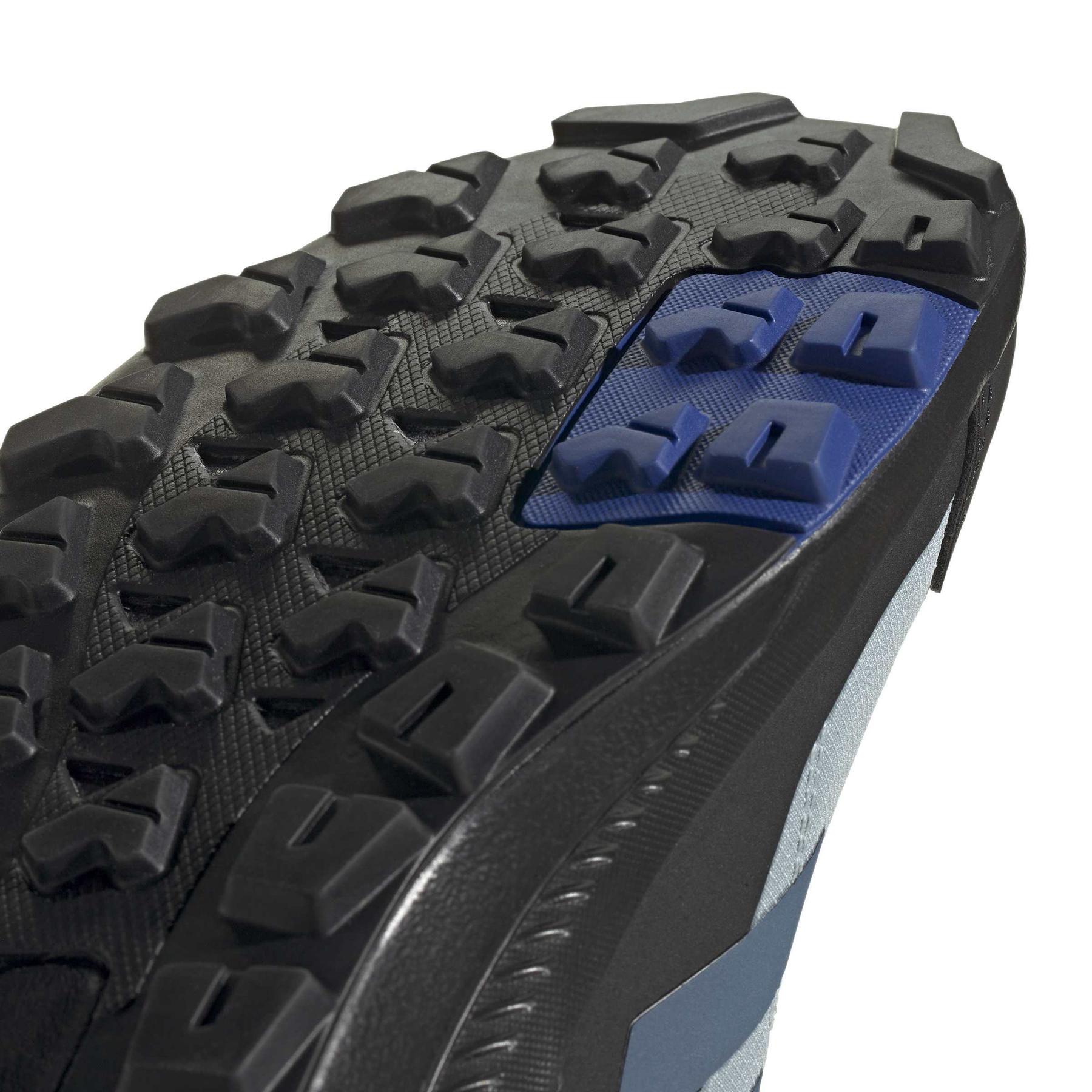 product/a/d/adidas_ji1327_9_footwear_photography_detail_view_2_white-nw091625.jpg