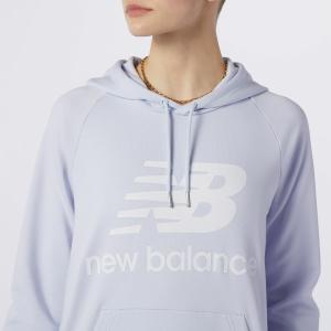 wt03550-siy-women-s-hoodie-new-balanceessentials-silent-grey